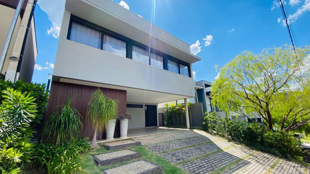 Casa, 3 quartos, 261 m² - Foto 1