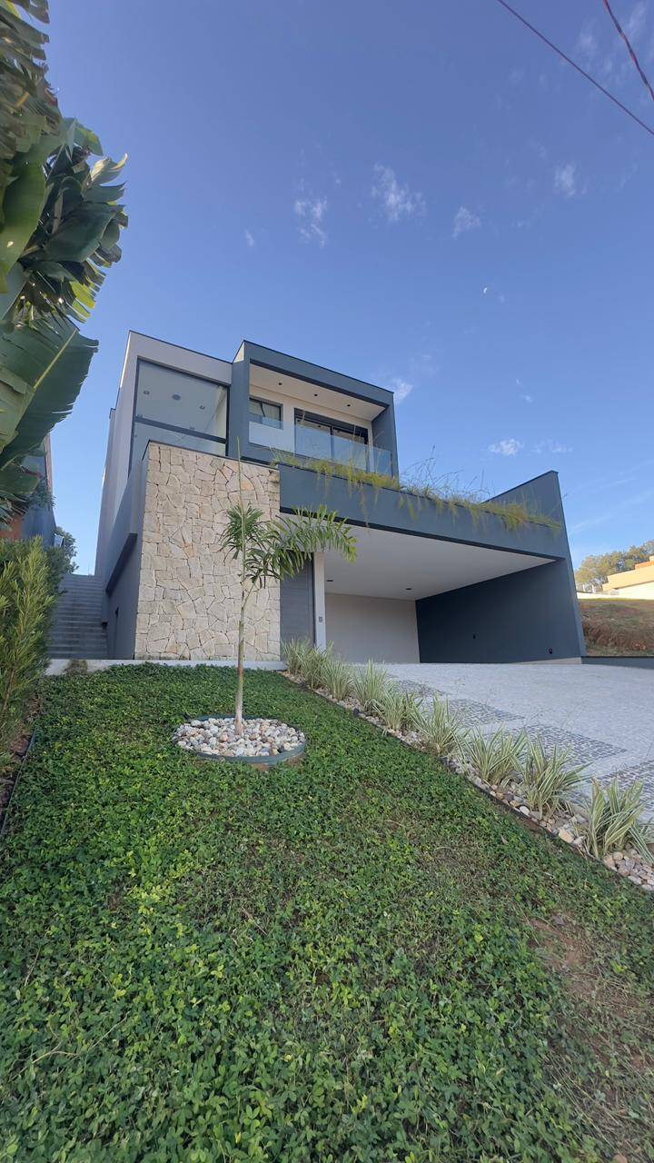 Casa, 3 quartos, 234 m² - Foto 1