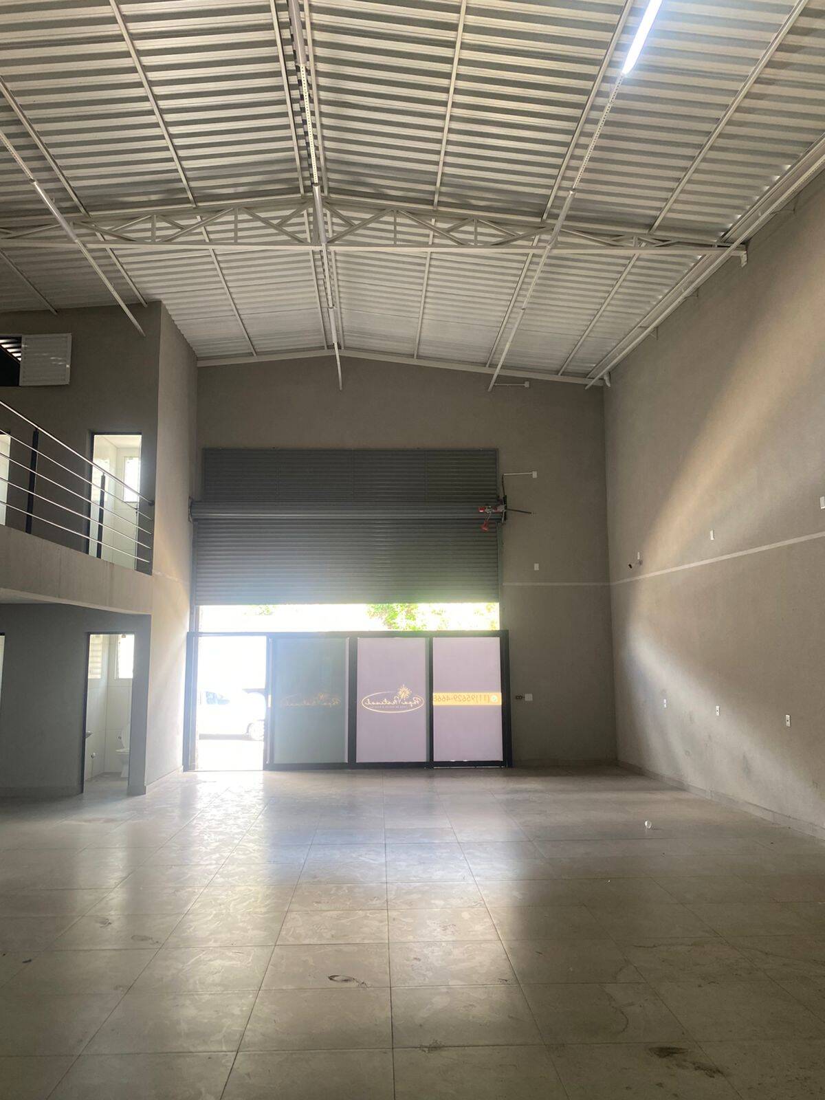 Depósito-Galpão, 324 m² - Foto 1