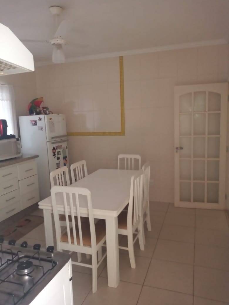 Casa, 3 quartos, 200 m² - Foto 13